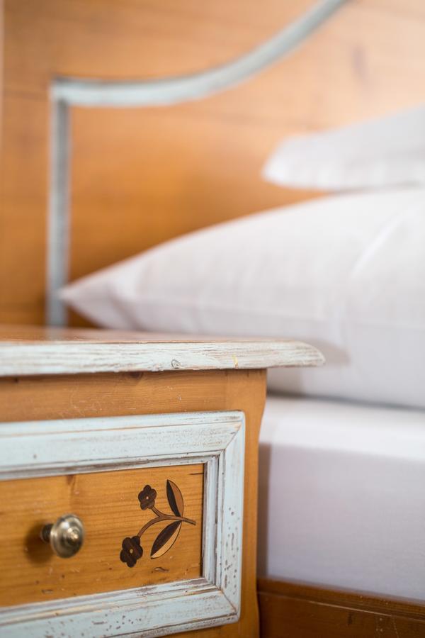 Hotel Erika Сан-Виджилио-ди-Мареббе Экстерьер фото